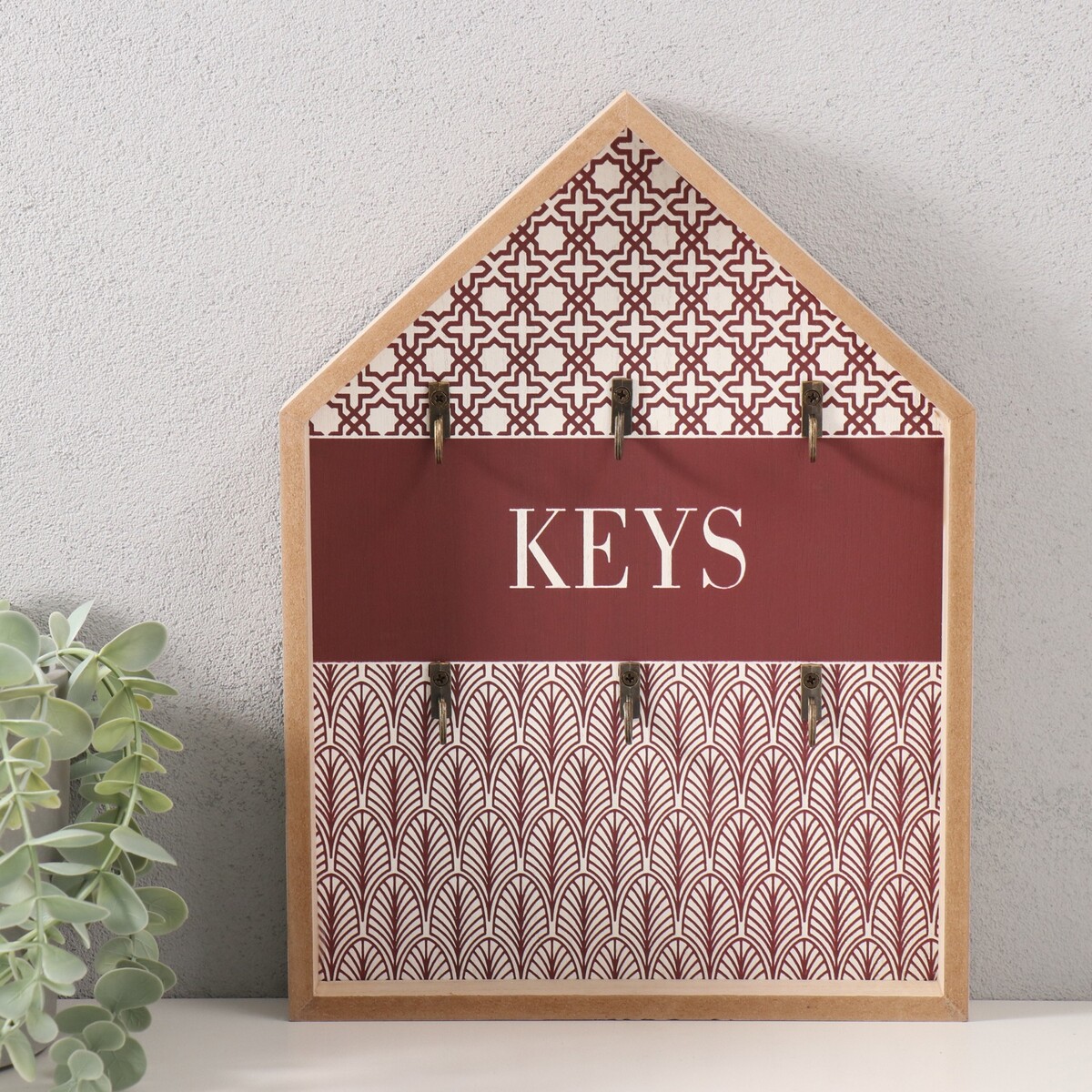 Настенные крючки декоративные