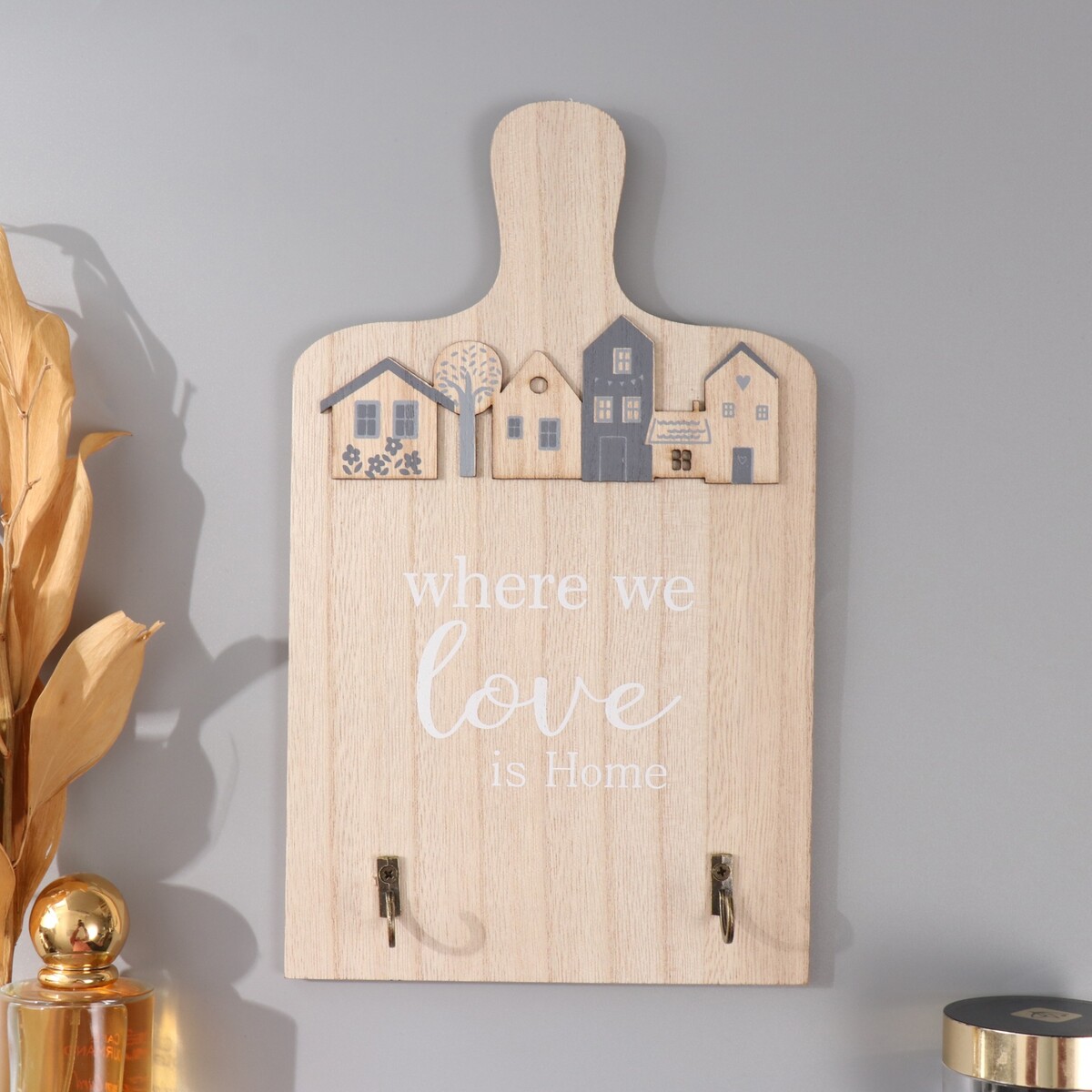 Настенные крючки декоративные