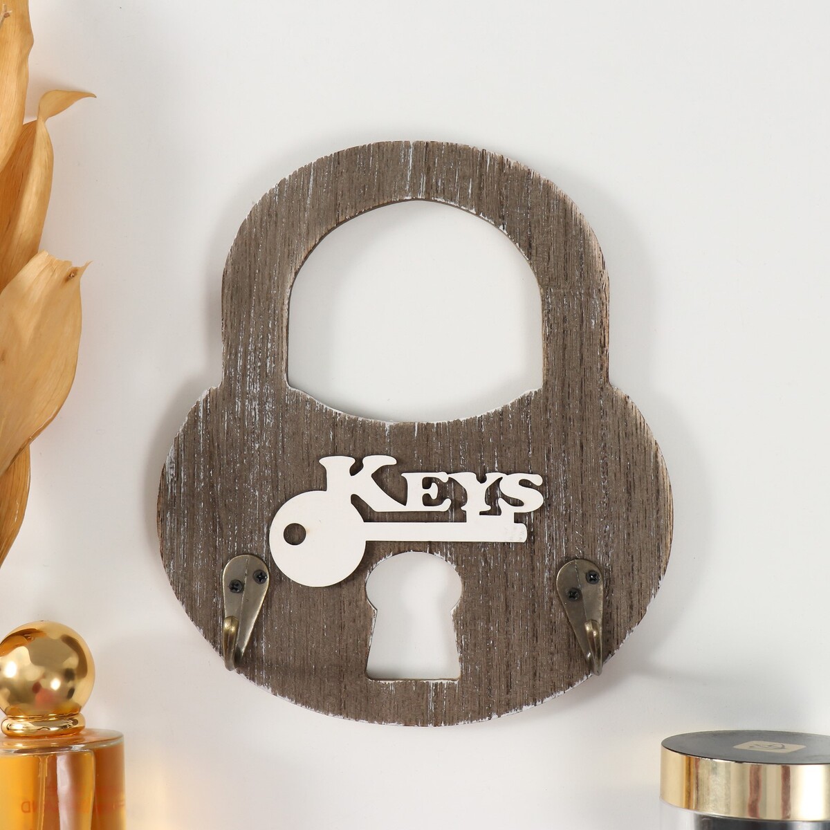 Настенные крючки декоративные